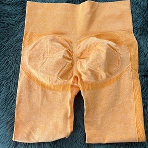 Scrunch bottom high waisted leggings